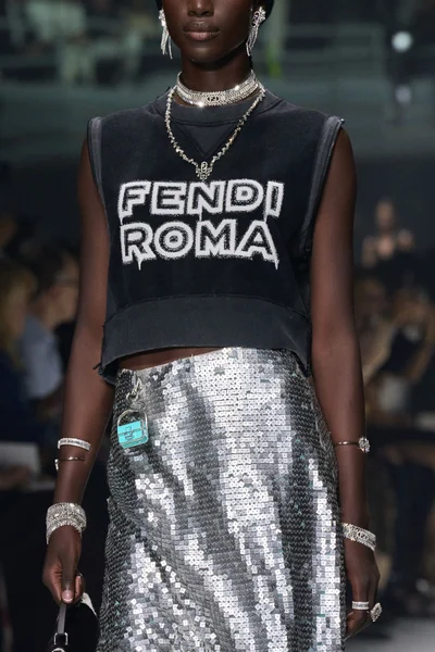 Look 104